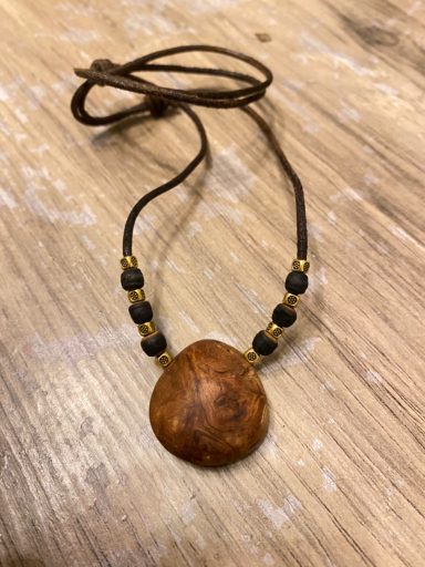 Halskette mit Baumperle